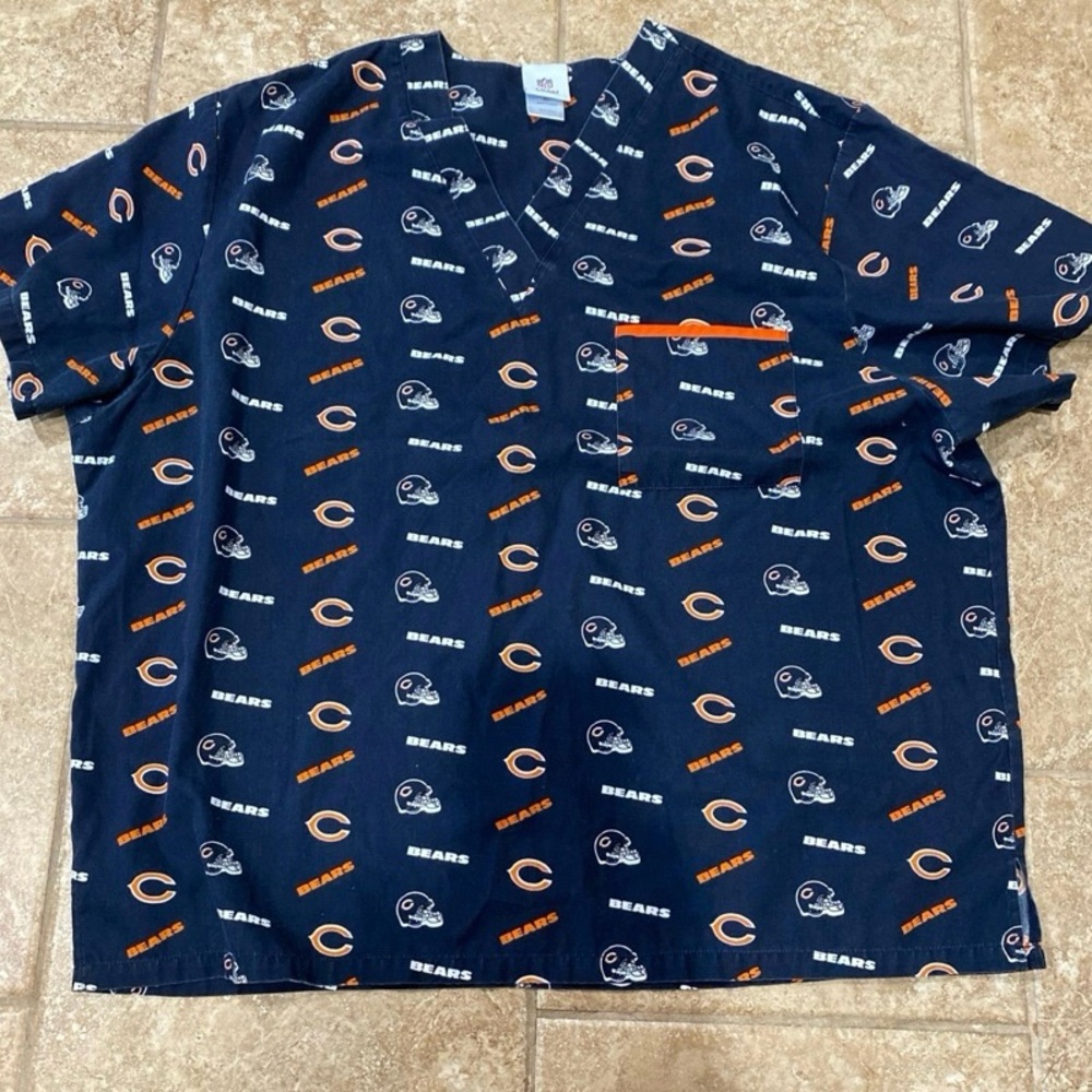 🌼 Chicago Bears scrub top XL